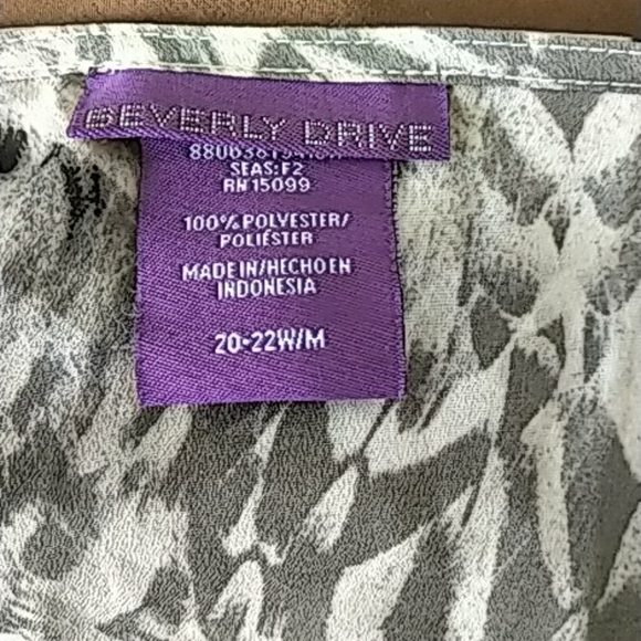 Beverly Drive womens blouse 20-22W/M - Picture 5 of 6